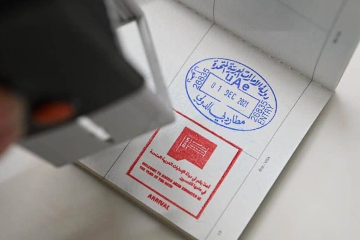 How to Extend UAE Entry Permit